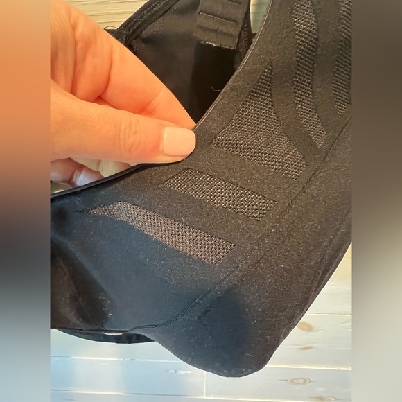 LIVI Active Black Women's sports bra, size 42F, EUC, full-figured, activewear - Picture 4 of 6